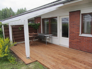 Valokatteen ja terassilaudoituksen uusiminen 